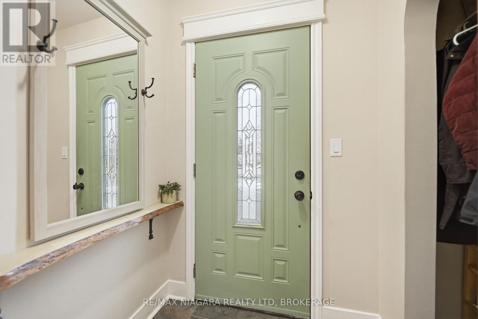 489 Vine Street, St. Catharines, Ontario  L2M 3T2 - Photo 5 - X12677154