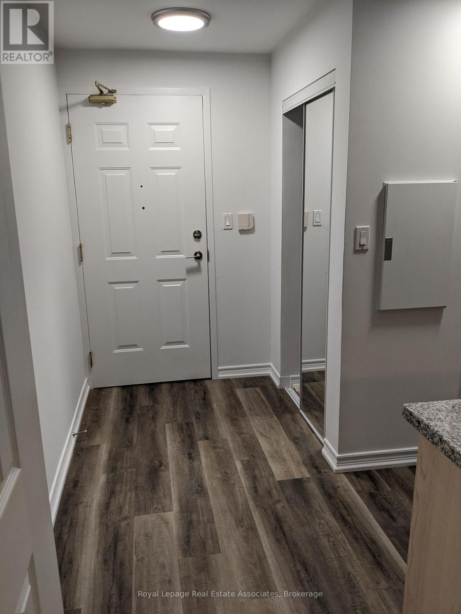 206 - 141 Woodbridge Avenue W, Vaughan, Ontario  L4L 9G6 - Photo 10 - N12675744