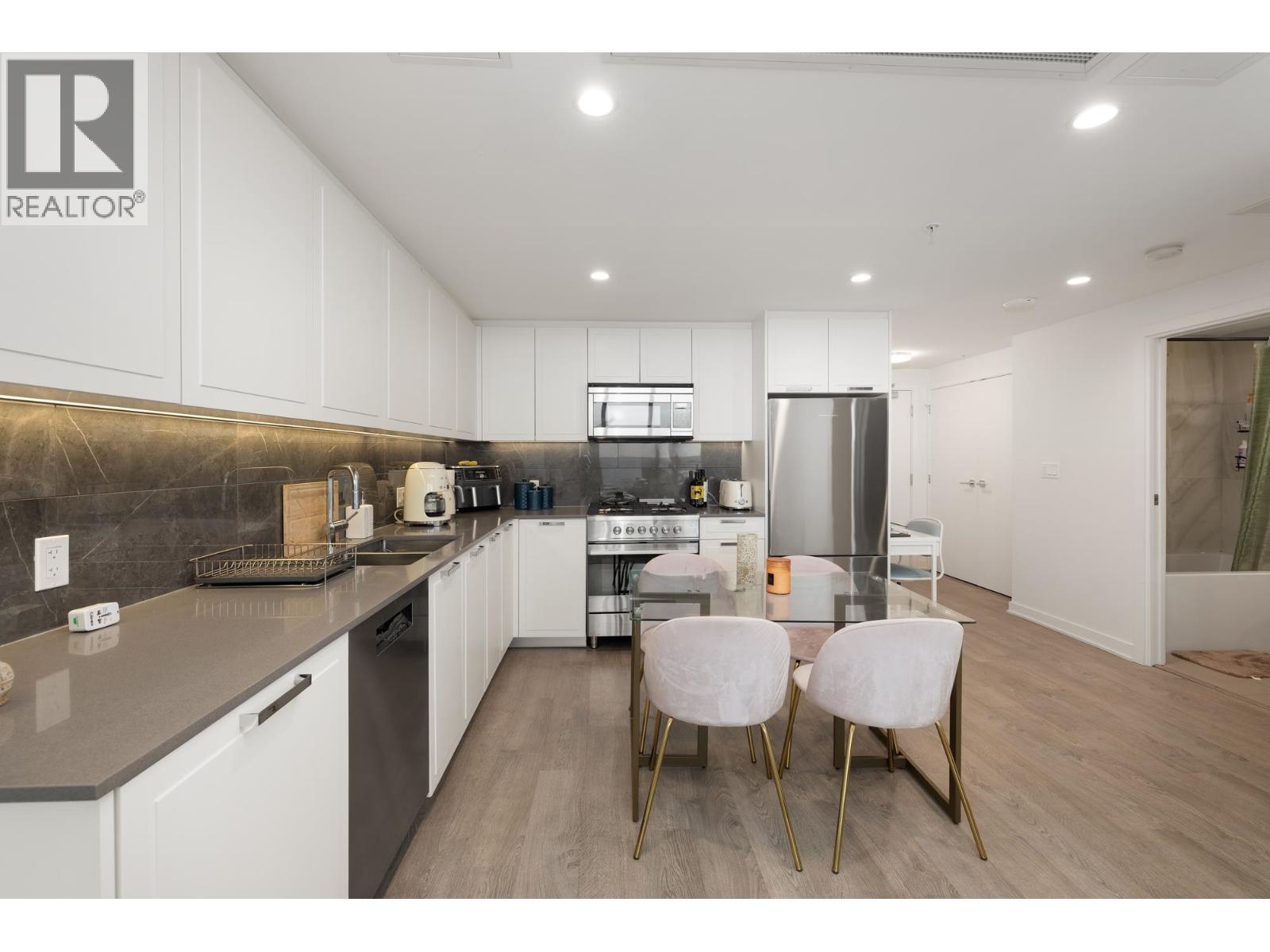 1705 1401 Hunter Street, North Vancouver, British Columbia  V7J 0E2 - Photo 8 - R3077378