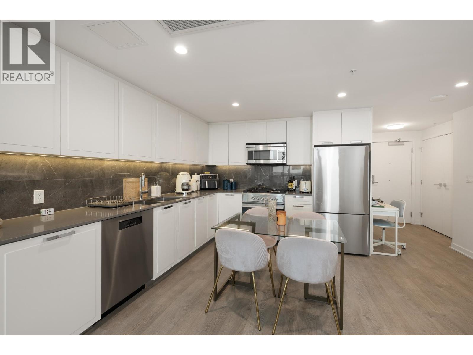 1705 1401 Hunter Street, North Vancouver, British Columbia  V7J 0E2 - Photo 9 - R3077378