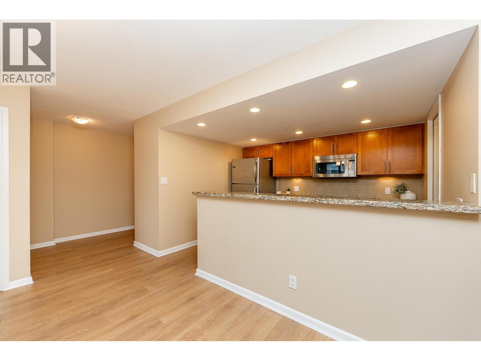 104 288 Ungless Way, Port Moody, British Columbia  V3H 0C9 - Photo 5 - R3077385