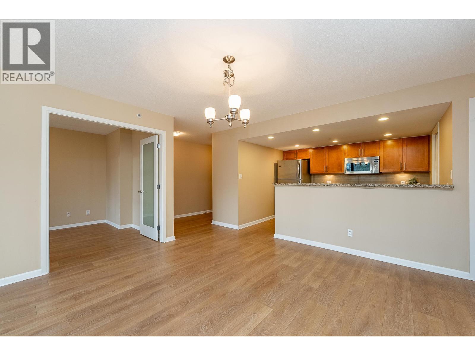 104 288 Ungless Way, Port Moody, British Columbia  V3H 0C9 - Photo 6 - R3077385