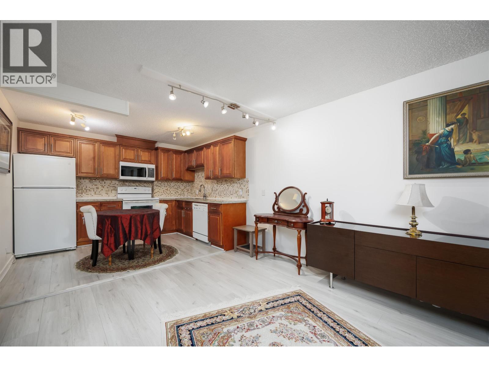 1001 2012 Fullerton Avenue, North Vancouver, British Columbia  V7P 3E3 - Photo 9 - R3077404