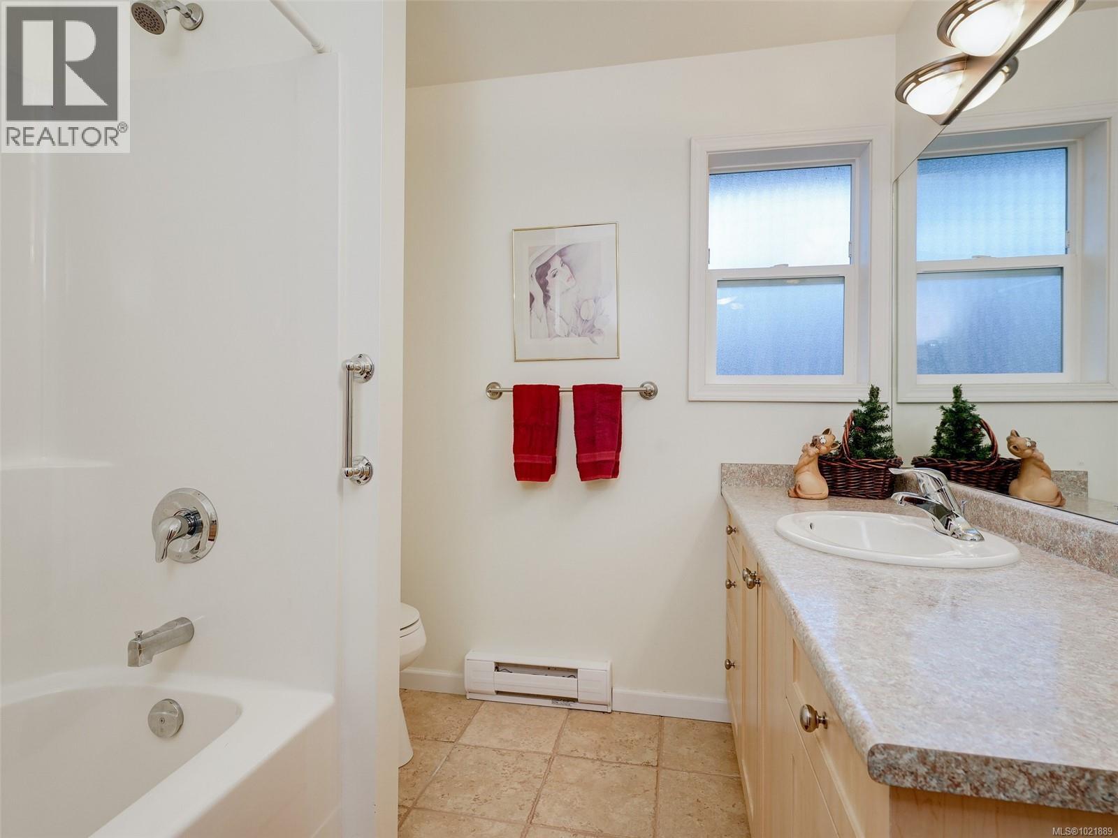 2087 James White Blvd, Sidney, British Columbia  V8L 4G5 - Photo 13 - 1021889