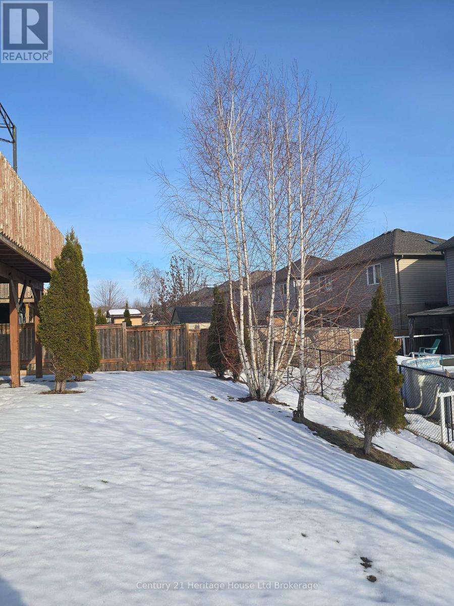 702 Frontenac Crescent, Woodstock, Ontario  N4V 0B1 - Photo 30 - X12675276