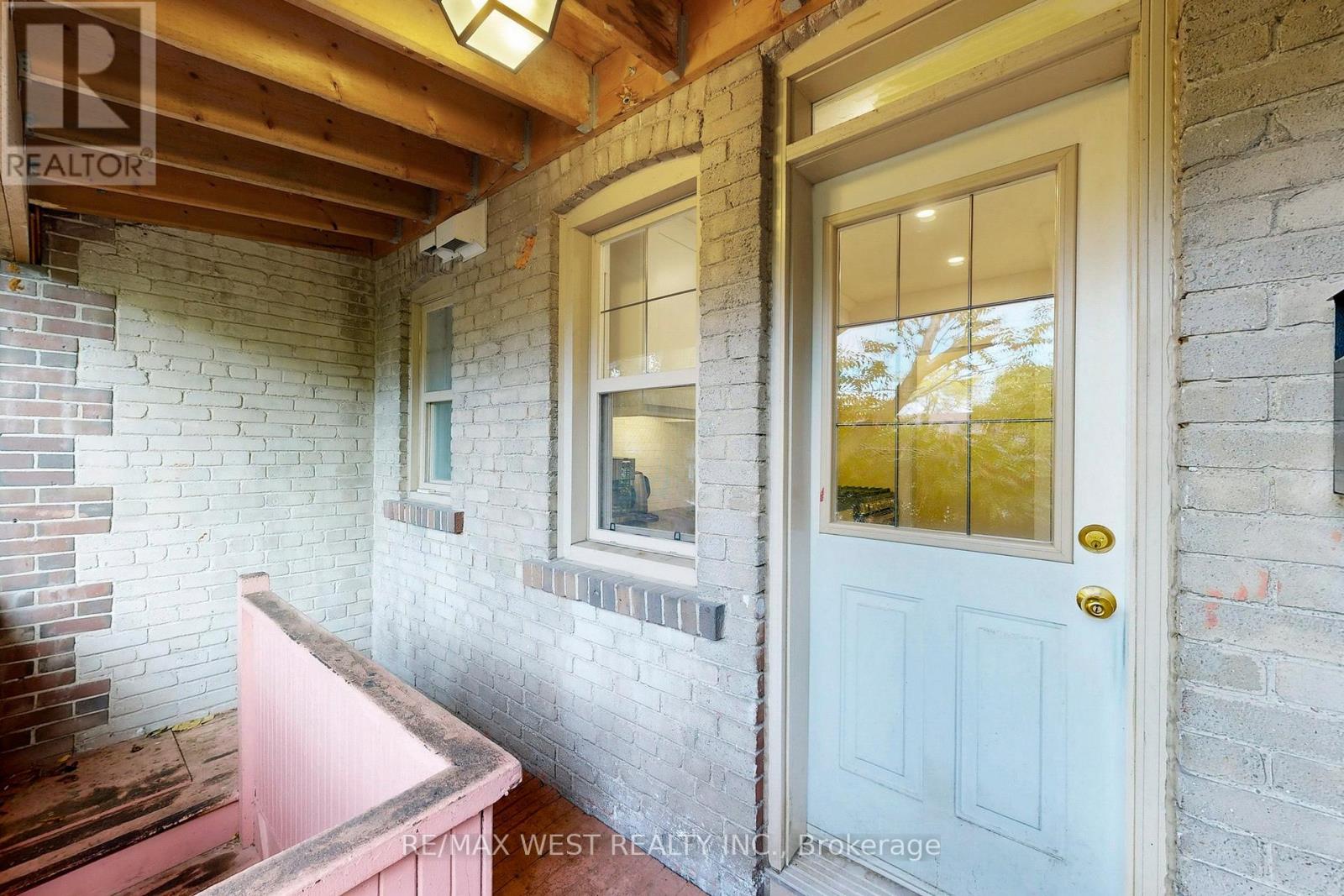 Building 1 Unit 3 - 9 Humewood Court, Toronto, Ontario  M6C 1C9 - Photo 34 - C12677116