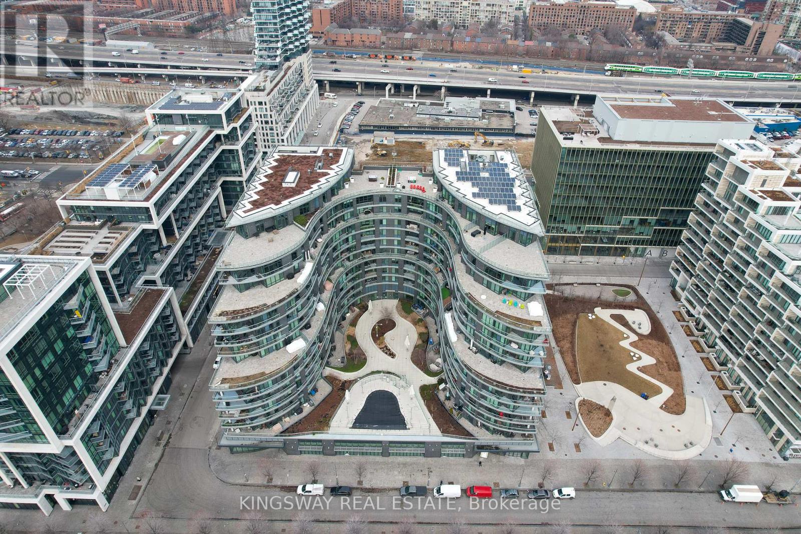 Ph33 - 1 Edgewater Drive, Toronto, Ontario  M5A 0L1 - Photo 1 - C12677204