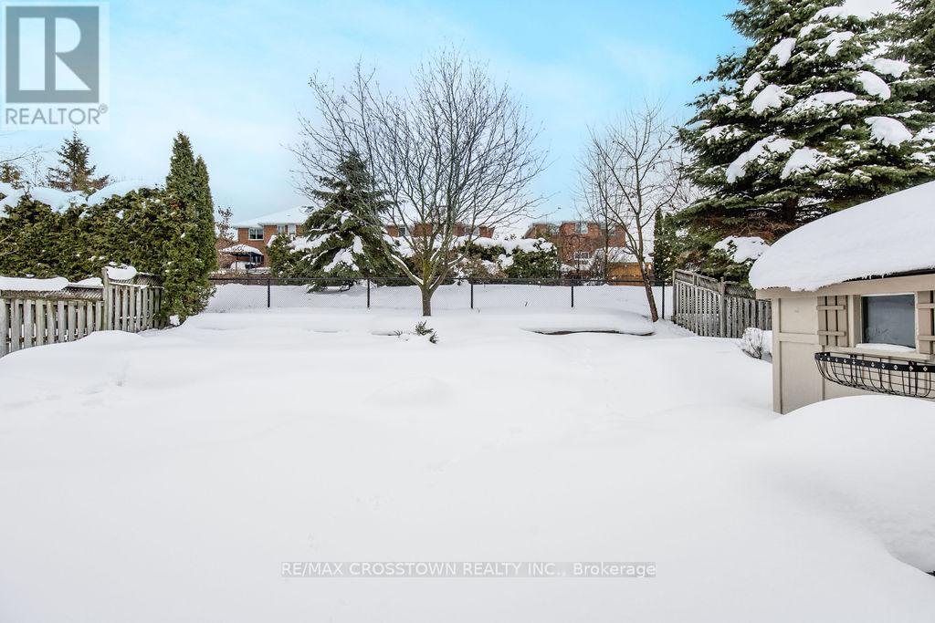 38 Brookfield Crescent, Barrie (Innis-Shore), Ontario  L4N 9R6 - Photo 35 - S12676686