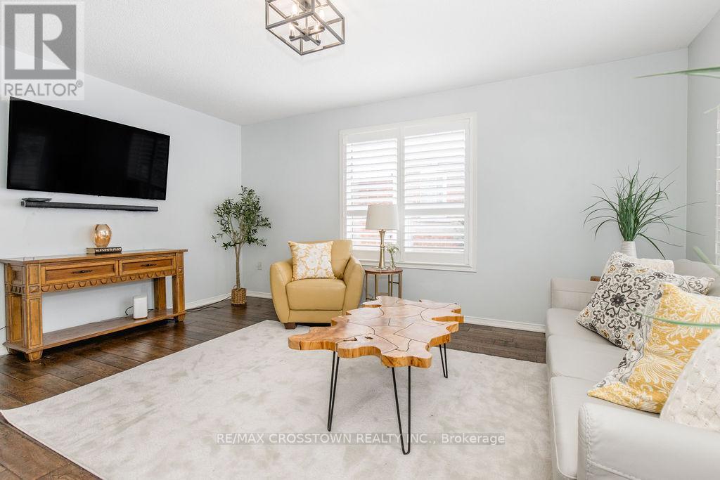 38 Brookfield Crescent, Barrie (Innis-Shore), Ontario  L4N 9R6 - Photo 8 - S12676686