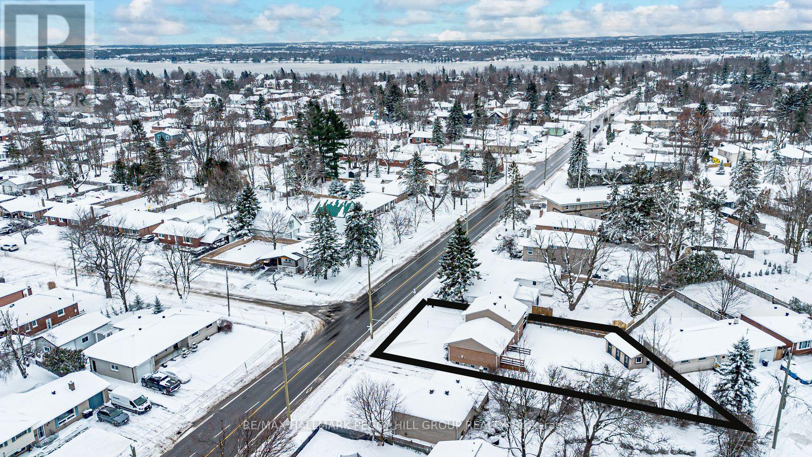 262 Duckworth Street, Barrie (Codrington), Ontario  L4M 3X2 - Photo 2 - S12677124