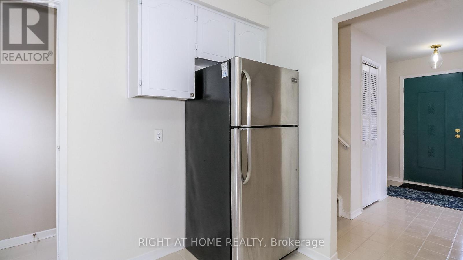 1059 Glen Mhor Crescent, Midland, Ontario  L4R 4P5 - Photo 10 - S12677140