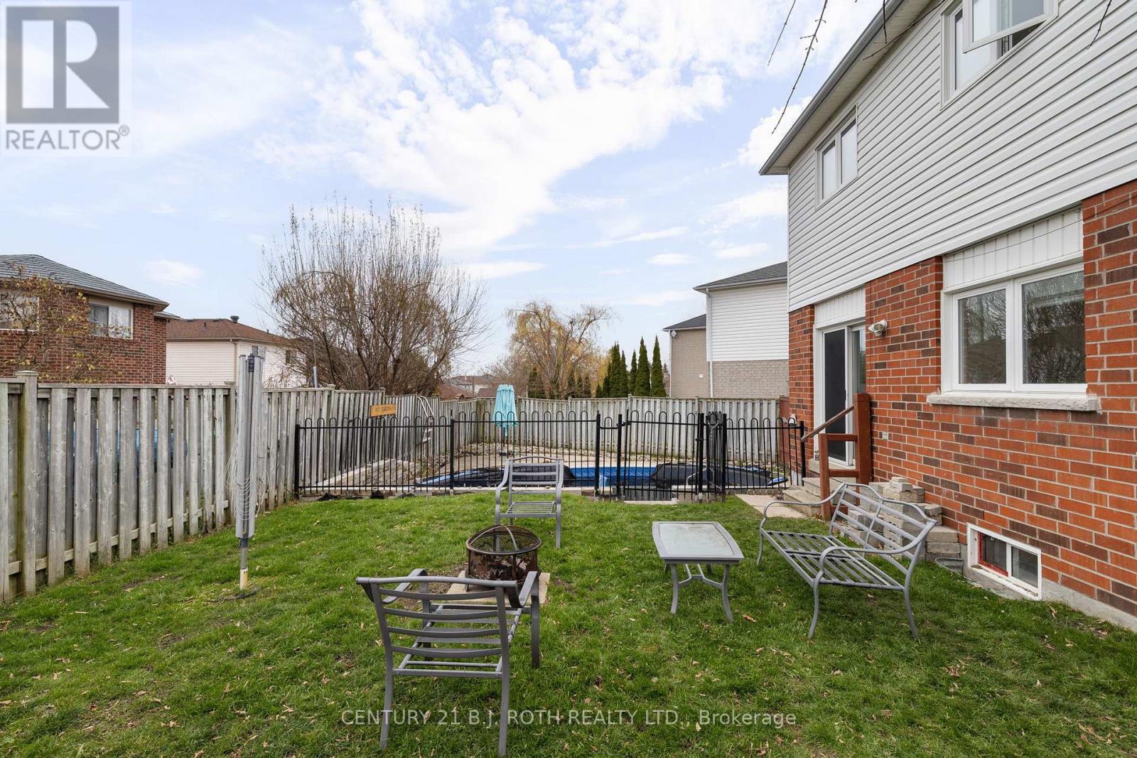 27 Golds Crescent, Barrie (Holly), Ontario  L4N 8R5 - Photo 30 - S12677160