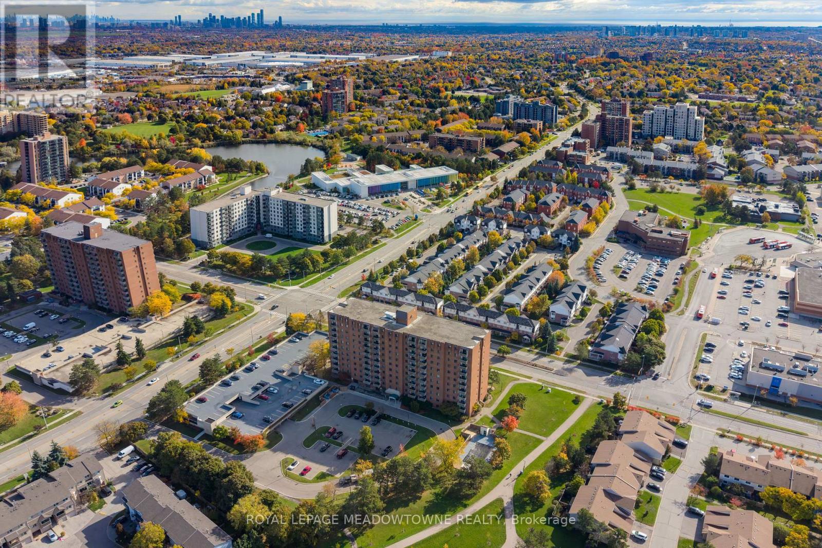 501 - 6720 Glen Erin Drive, Mississauga, Ontario  L5N 3K8 - Photo 3 - W12677072