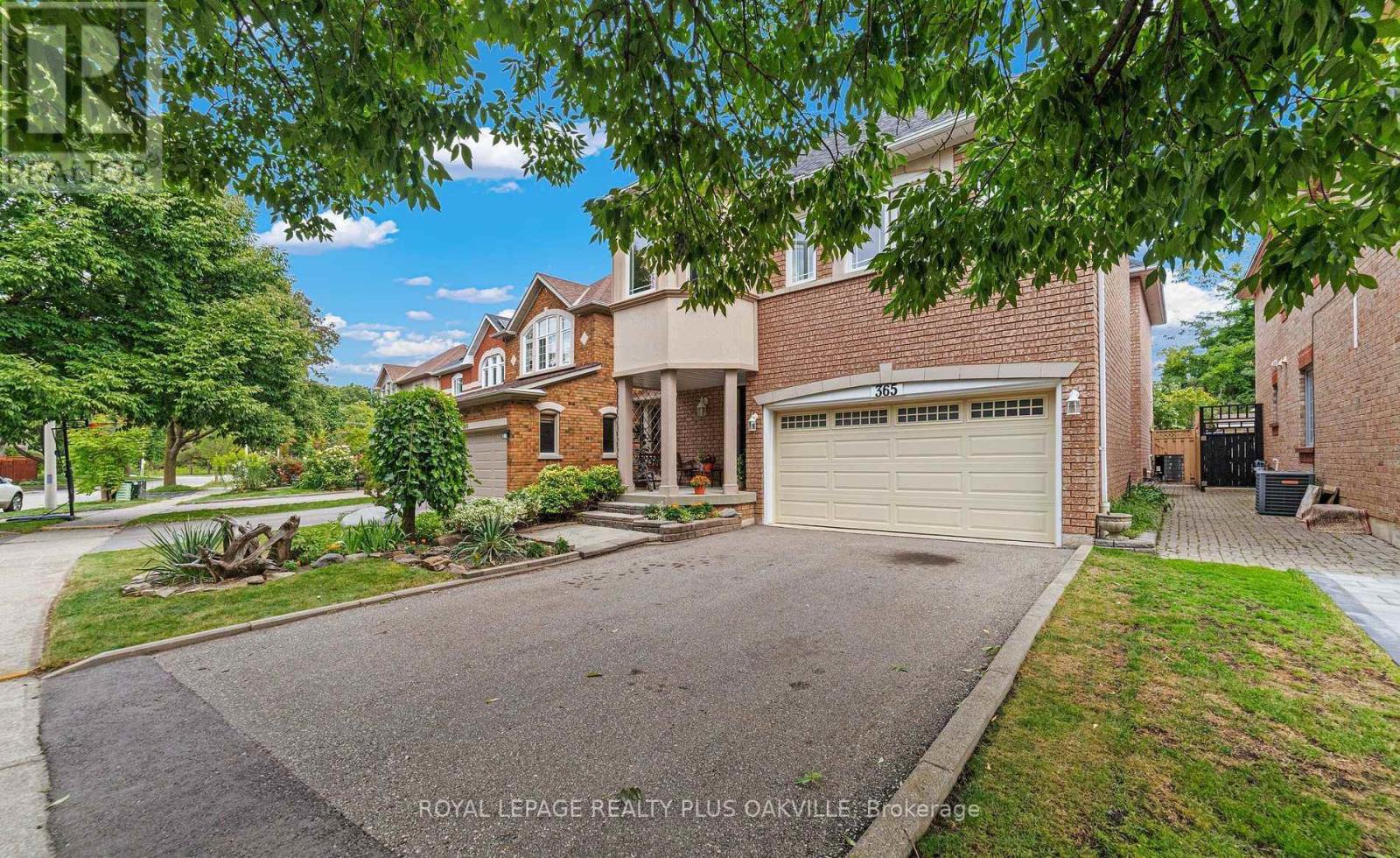 365 Turnberry Crescent, Mississauga, Ontario  L4Z 3W3 - Photo 2 - W12677080