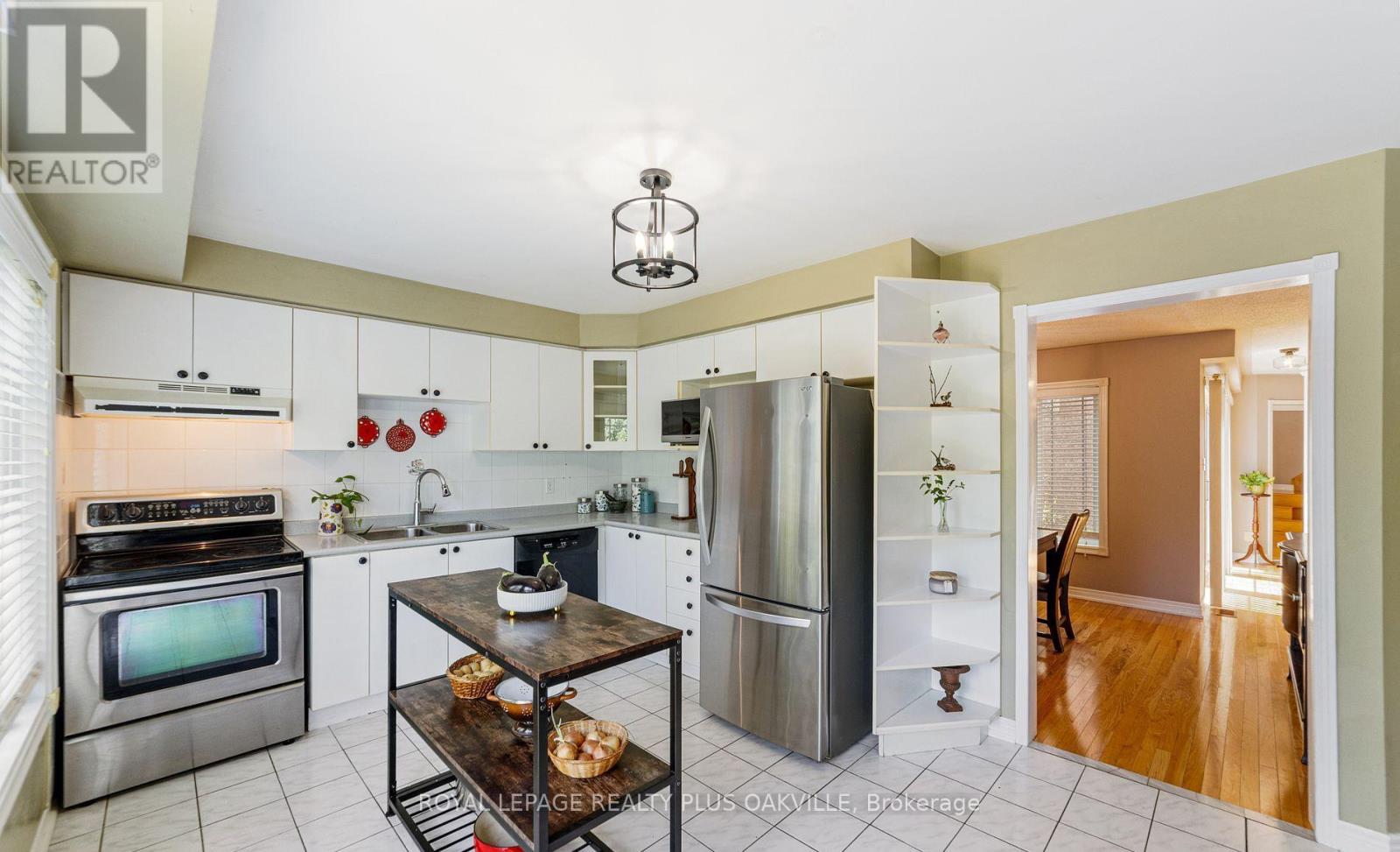 365 Turnberry Crescent, Mississauga, Ontario  L4Z 3W3 - Photo 8 - W12677080