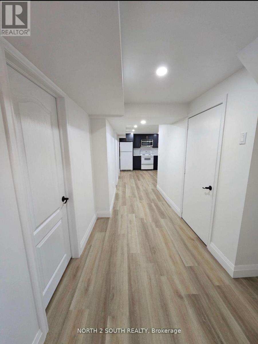 Bsmt - 34 Natalie Court, Brampton, Ontario  L6S 5T2 - Photo 4 - W12677122