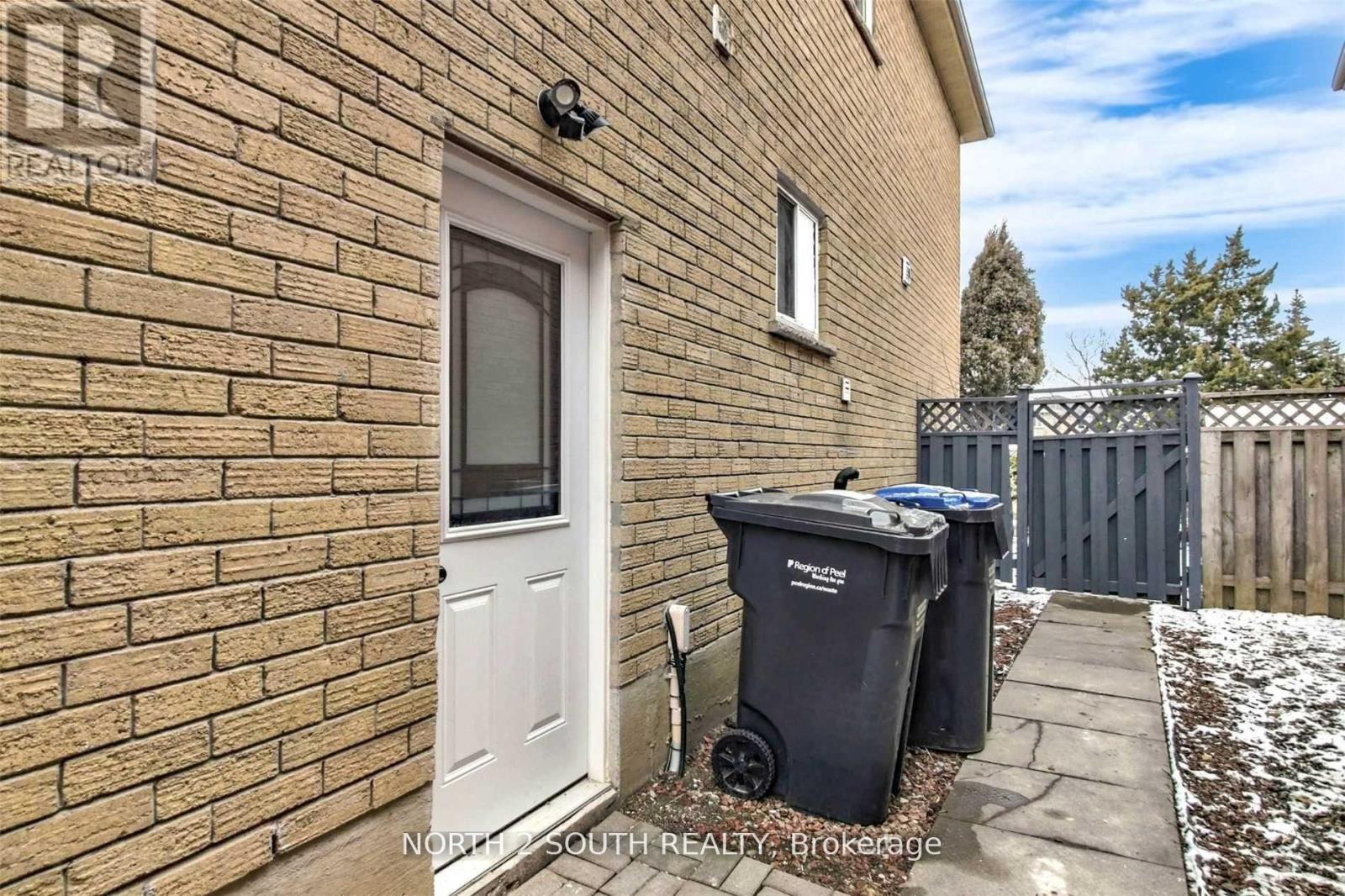 Bsmt - 34 Natalie Court, Brampton, Ontario  L6S 5T2 - Photo 9 - W12677122