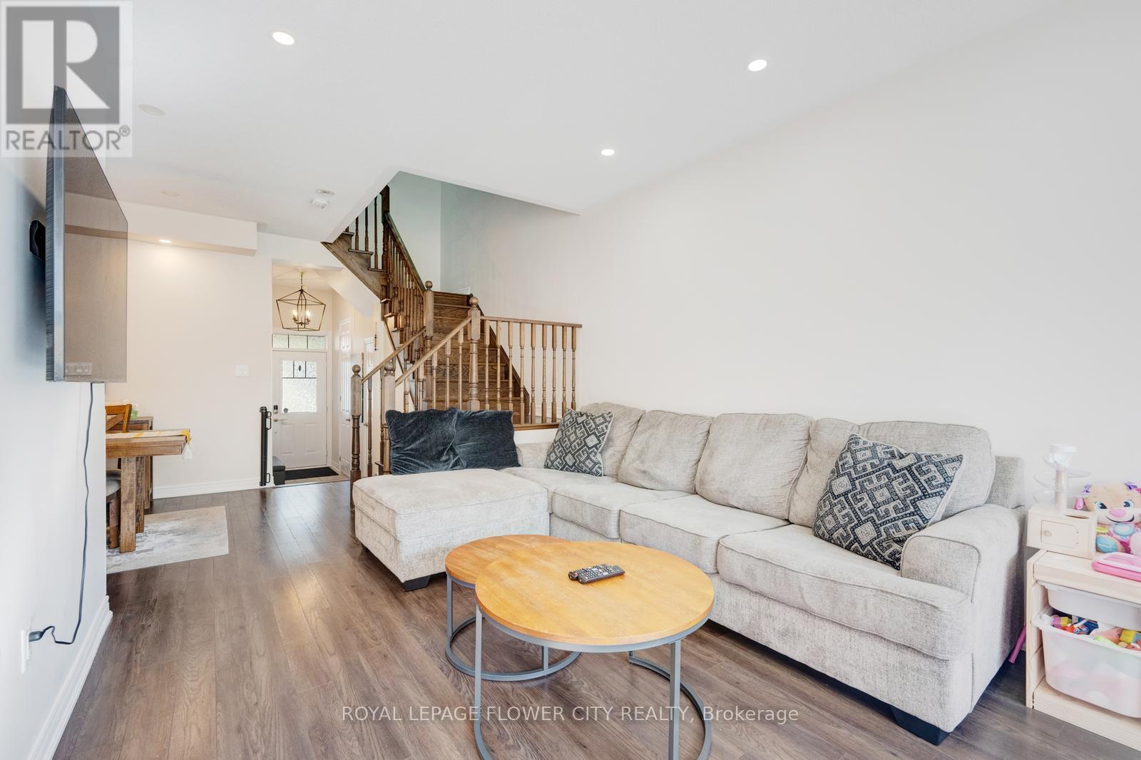 38 Abigail Crescent, Caledon, Ontario  L7C 4C7 - Photo 11 - W12677178