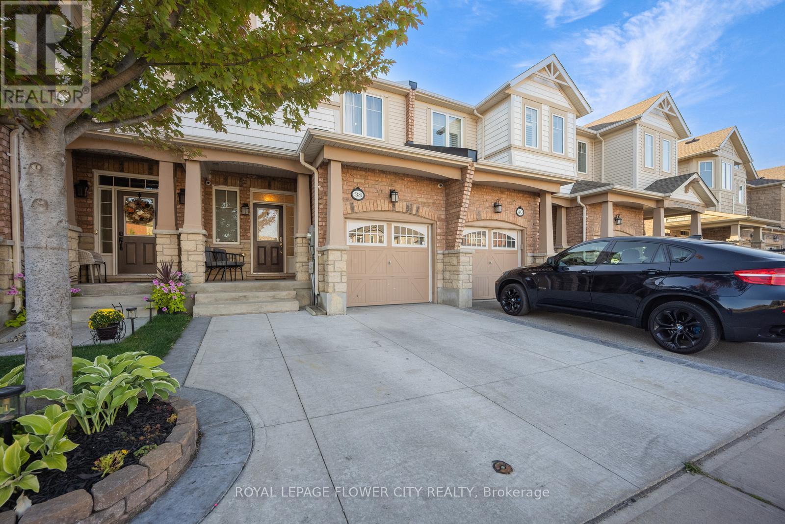 38 Abigail Crescent, Caledon, Ontario  L7C 4C7 - Photo 2 - W12677178