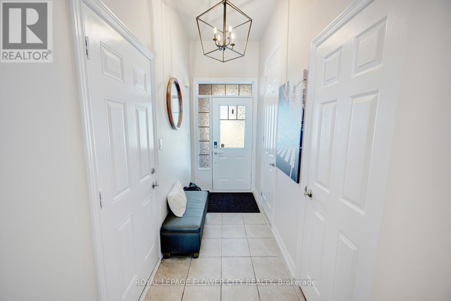 38 Abigail Crescent, Caledon, Ontario  L7C 4C7 - Photo 5 - W12677178