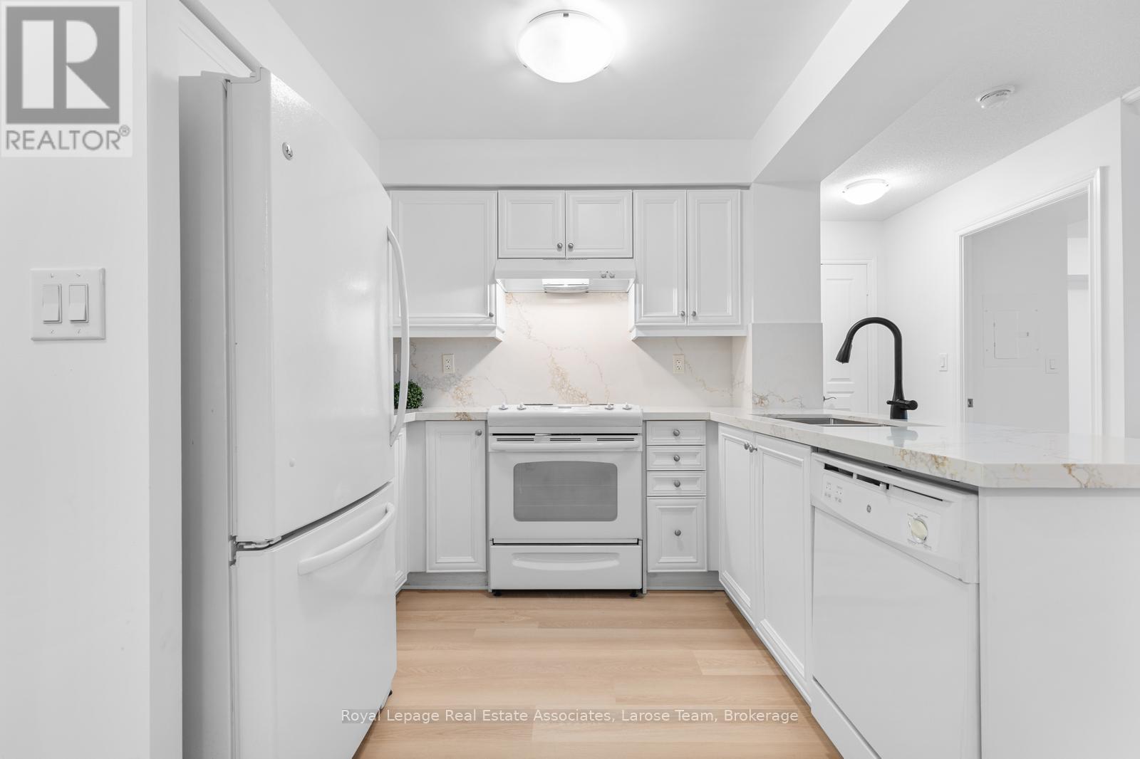 601 - 3 Marine Parade Drive, Toronto, Ontario  M8V 3Z5 - Photo 11 - W12677194