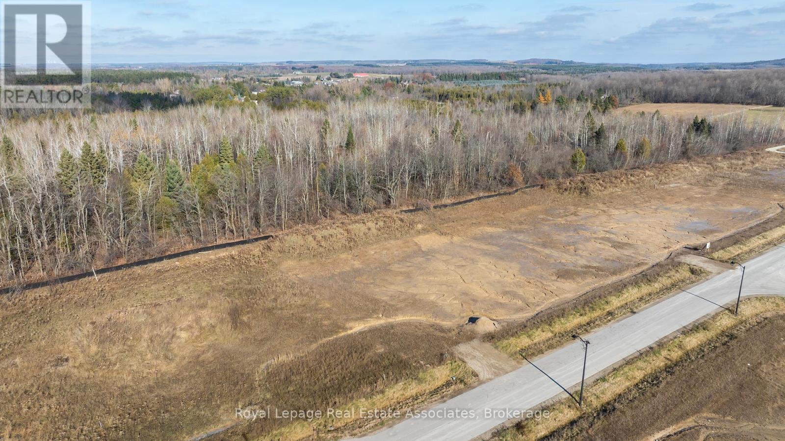 16 Private Berry Drive, Amaranth, Ontario  L9V 3T8 - Photo 3 - X12677120