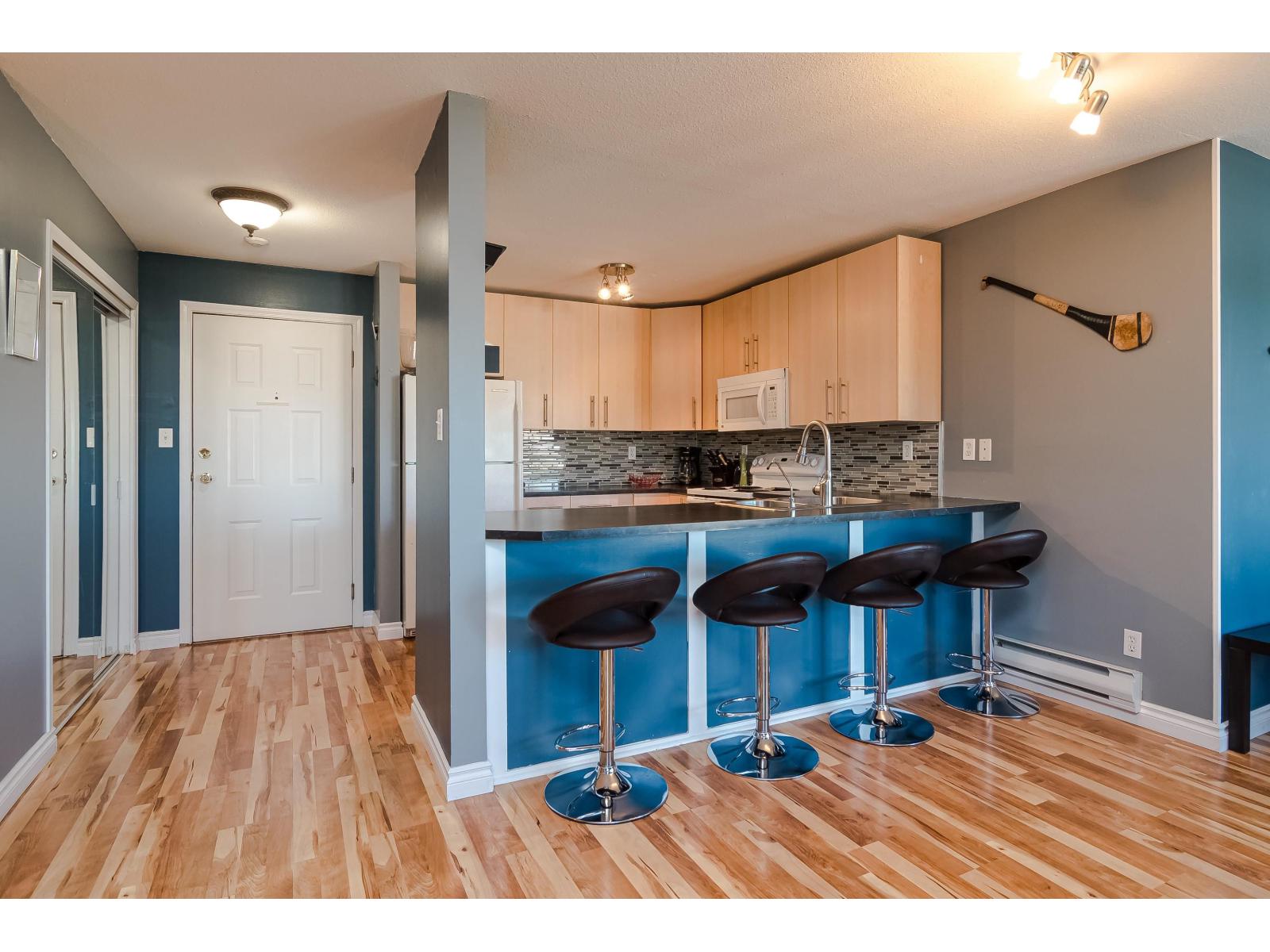 204 1369 George Street, White Rock, British Columbia  V4B 4A1 - Photo 11 - R3077276