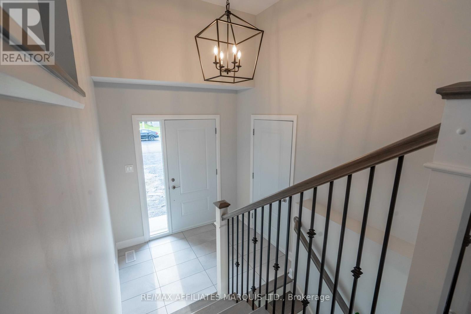 100 Woodland Drive, Cornwall, Ontario  K6H 0H2 - Photo 2 - X12677348