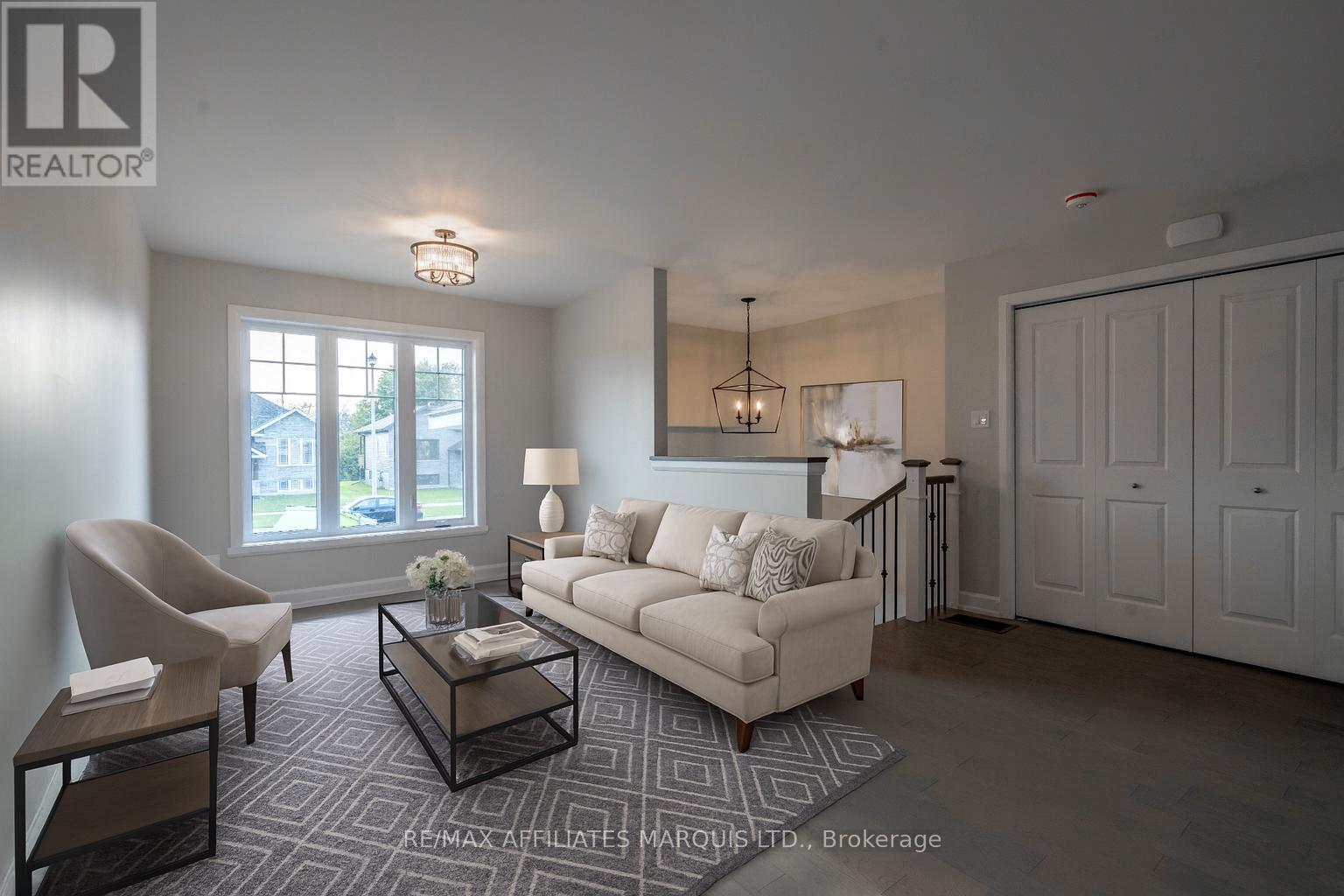 100 Woodland Drive, Cornwall, Ontario  K6H 0H2 - Photo 4 - X12677348