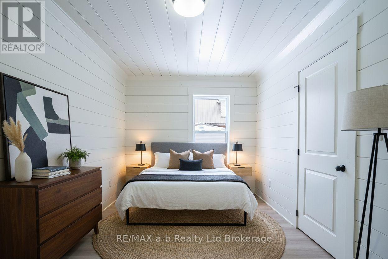 14 Old Vienna Road, Tillsonburg, Ontario  N4G 3C4 - Photo 12 - X12677294