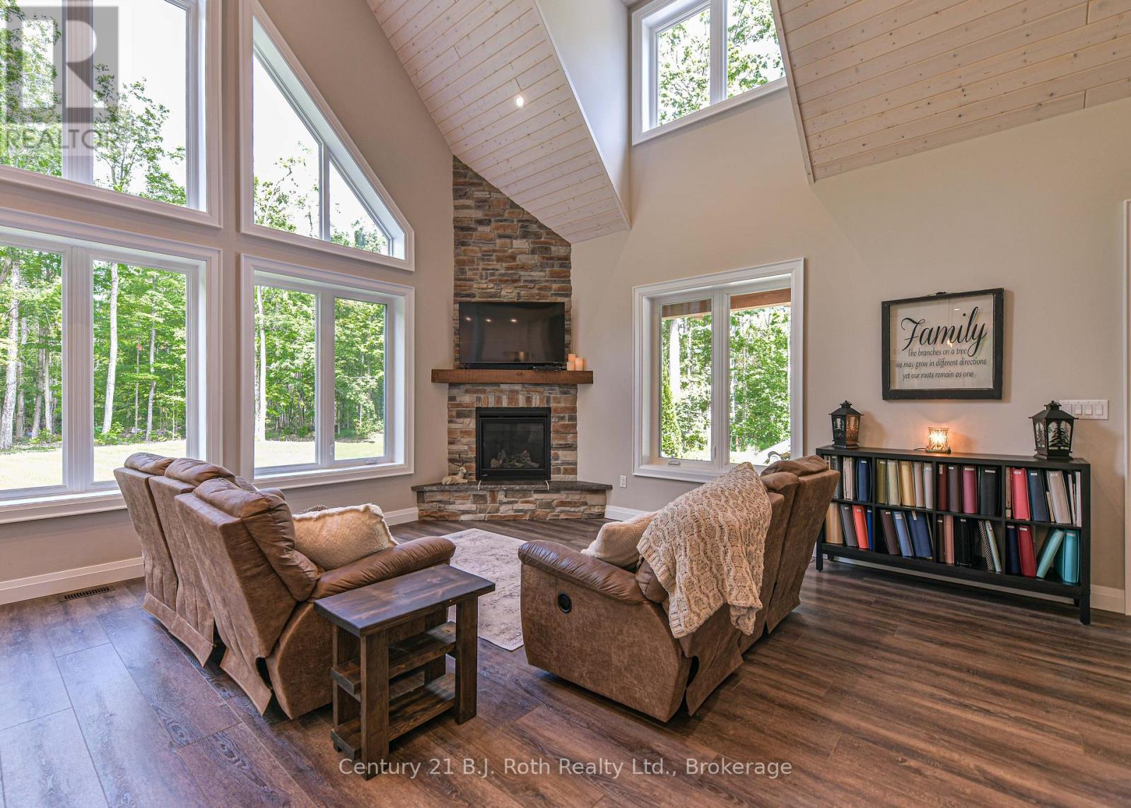 3082 Fairgrounds Road, Severn, Ontario  L3V 0Y2 - Photo 12 - S12677272