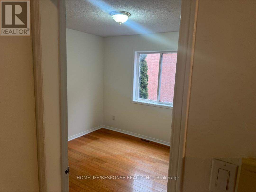 Main And Upper - 306 Cossack Crescent, Mississauga, Ontario  L5B 4C2 - Photo 25 - W12668550