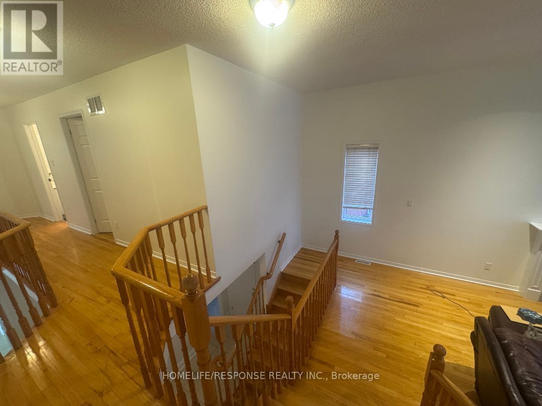 Main And Upper - 306 Cossack Crescent, Mississauga, Ontario  L5B 4C2 - Photo 5 - W12668550