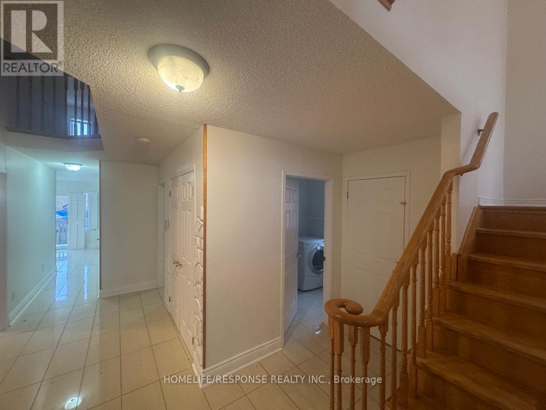 Main And Upper - 306 Cossack Crescent, Mississauga, Ontario  L5B 4C2 - Photo 3 - W12668550