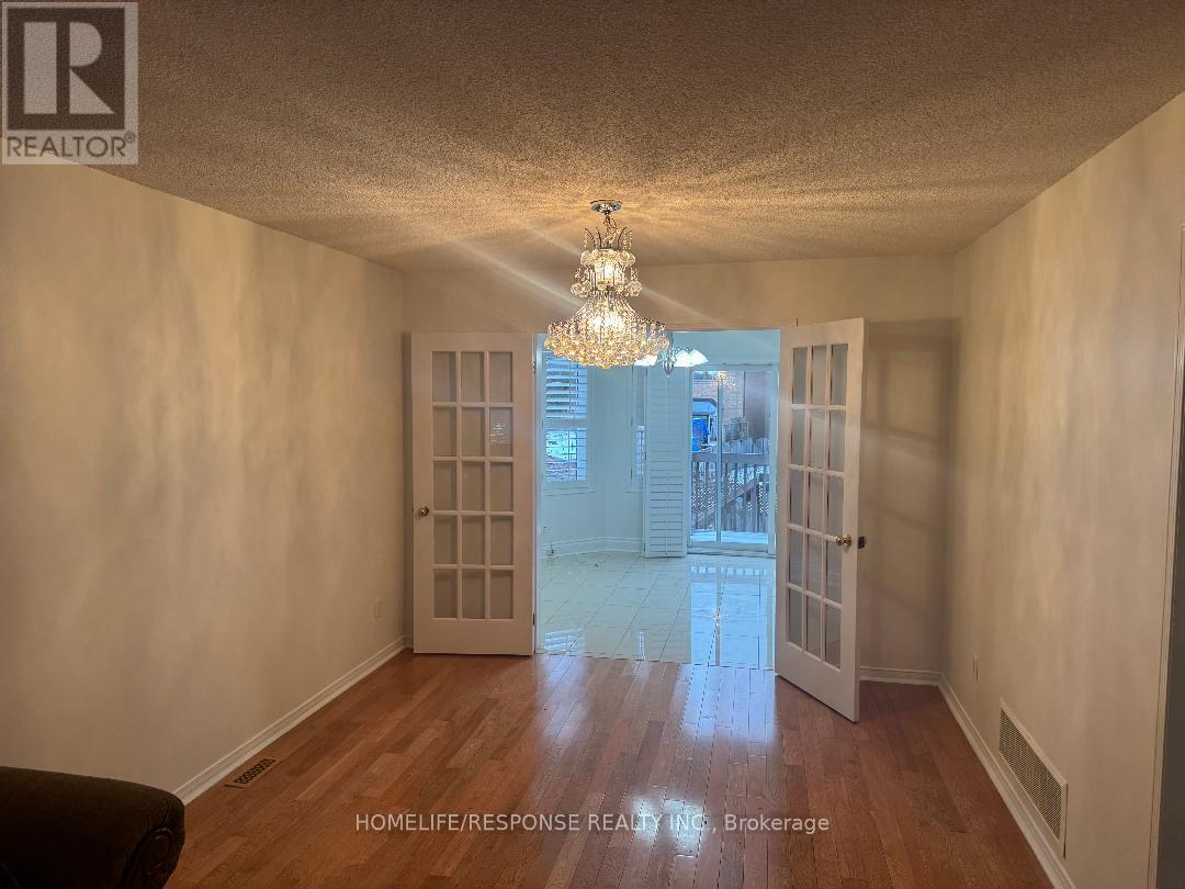 Main And Upper - 306 Cossack Crescent, Mississauga, Ontario  L5B 4C2 - Photo 26 - W12668550