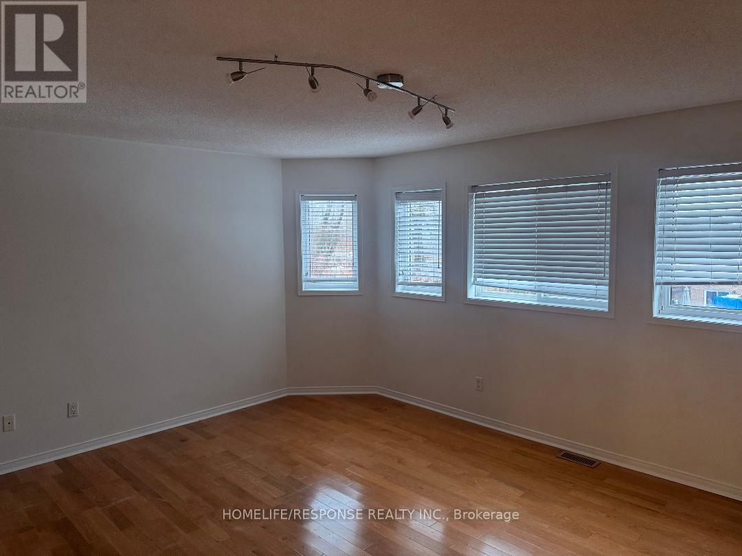 Main And Upper - 306 Cossack Crescent, Mississauga, Ontario  L5B 4C2 - Photo 18 - W12668550