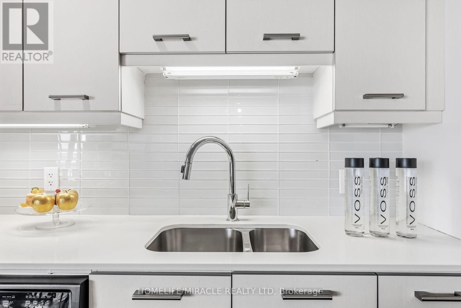 420 - 2480 Prince Michael Drive, Oakville, Ontario  L6H 0H1 - Photo 16 - W12674664