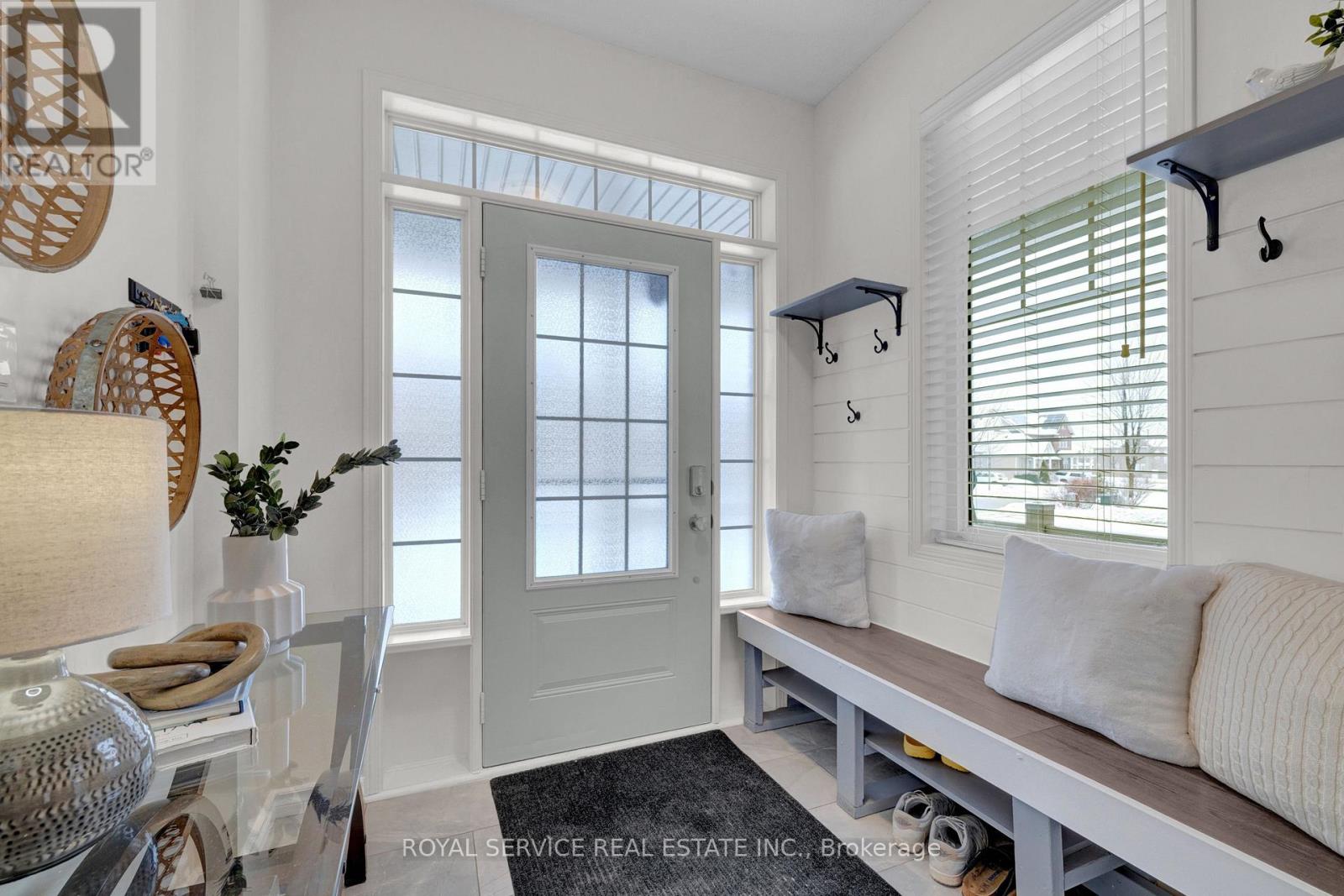 31 Harvey Jones Avenue, Clarington, Ontario  L1C 0L9 - Photo 3 - E12677330