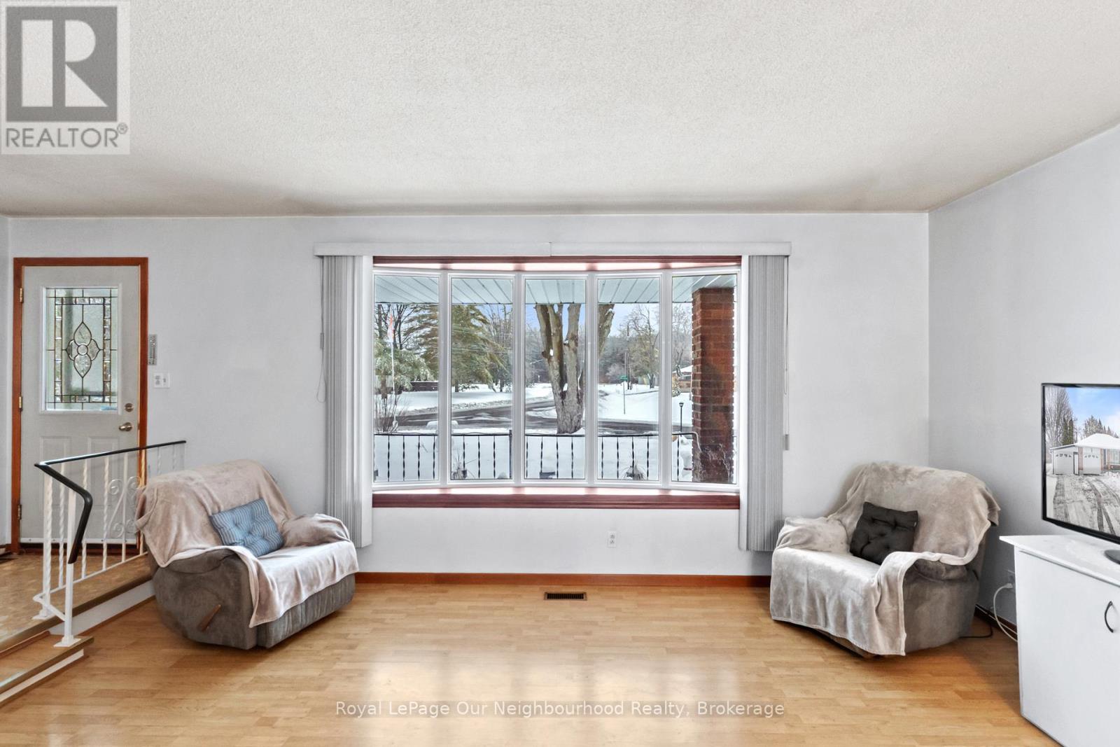 6 Sandy Hook Road, Quinte West, Ontario  K8R 1G2 - Photo 6 - X12677224