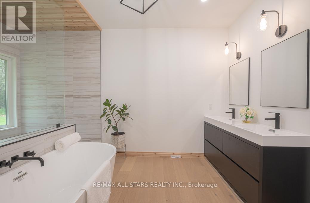 228 Riverside Drive, Kawartha Lakes, Ontario  K0M 1A0 - Photo 30 - X12677402