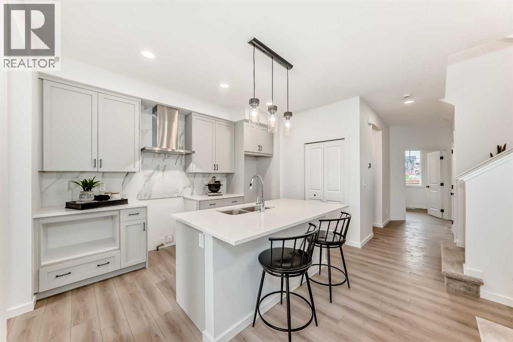 12 Starling Place Nw, Calgary, Alberta  T3P 2V7 - Photo 2 - A2271817