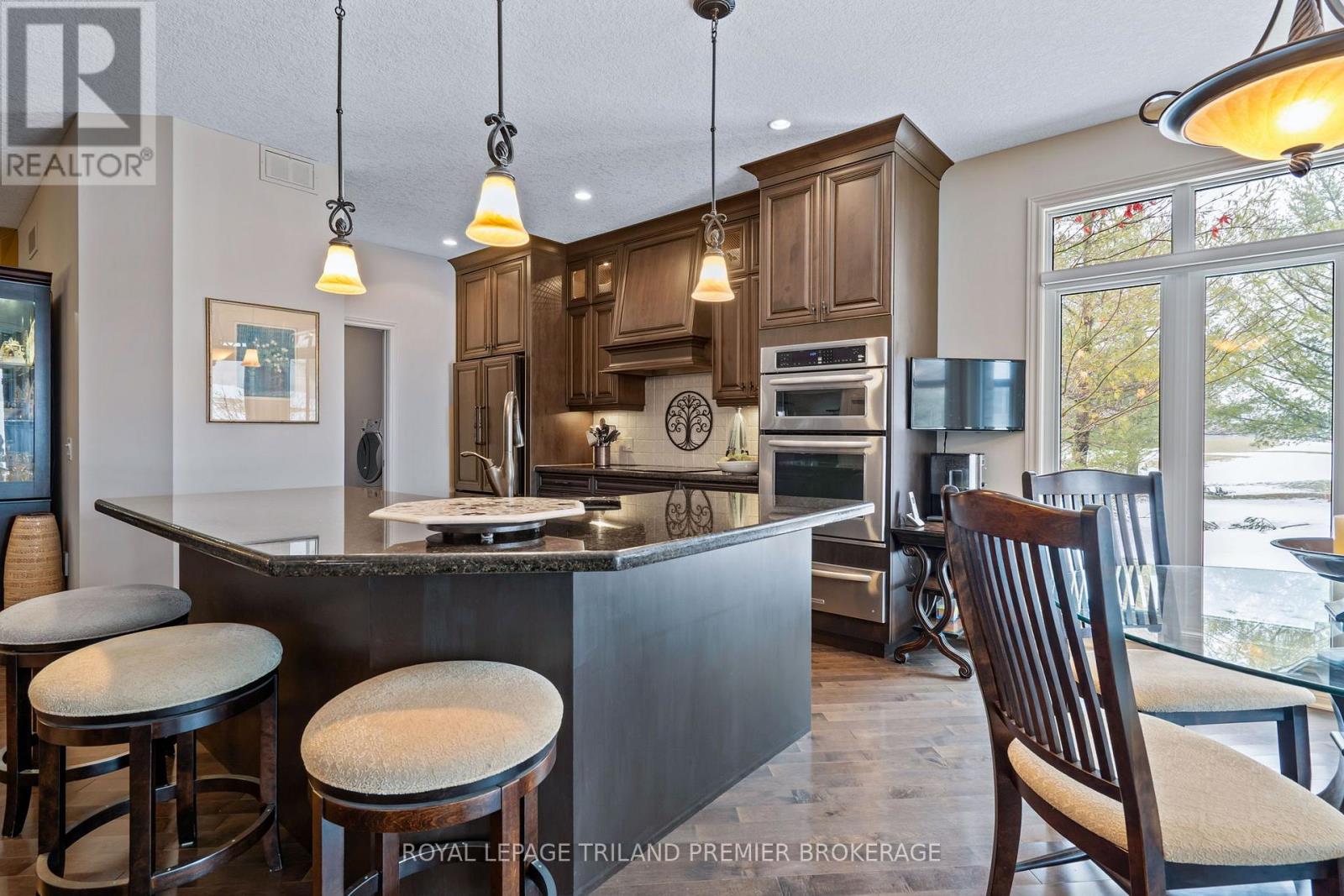 1303 Sandy Somerville Drive, London South, Ontario  N6K 5R4 - Photo 15 - X12677232