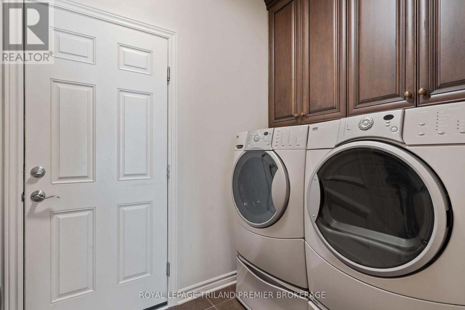 1303 Sandy Somerville Drive, London South, Ontario  N6K 5R4 - Photo 29 - X12677232