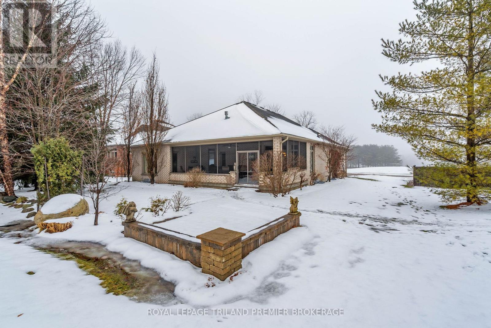 1303 Sandy Somerville Drive, London South, Ontario  N6K 5R4 - Photo 40 - X12677232