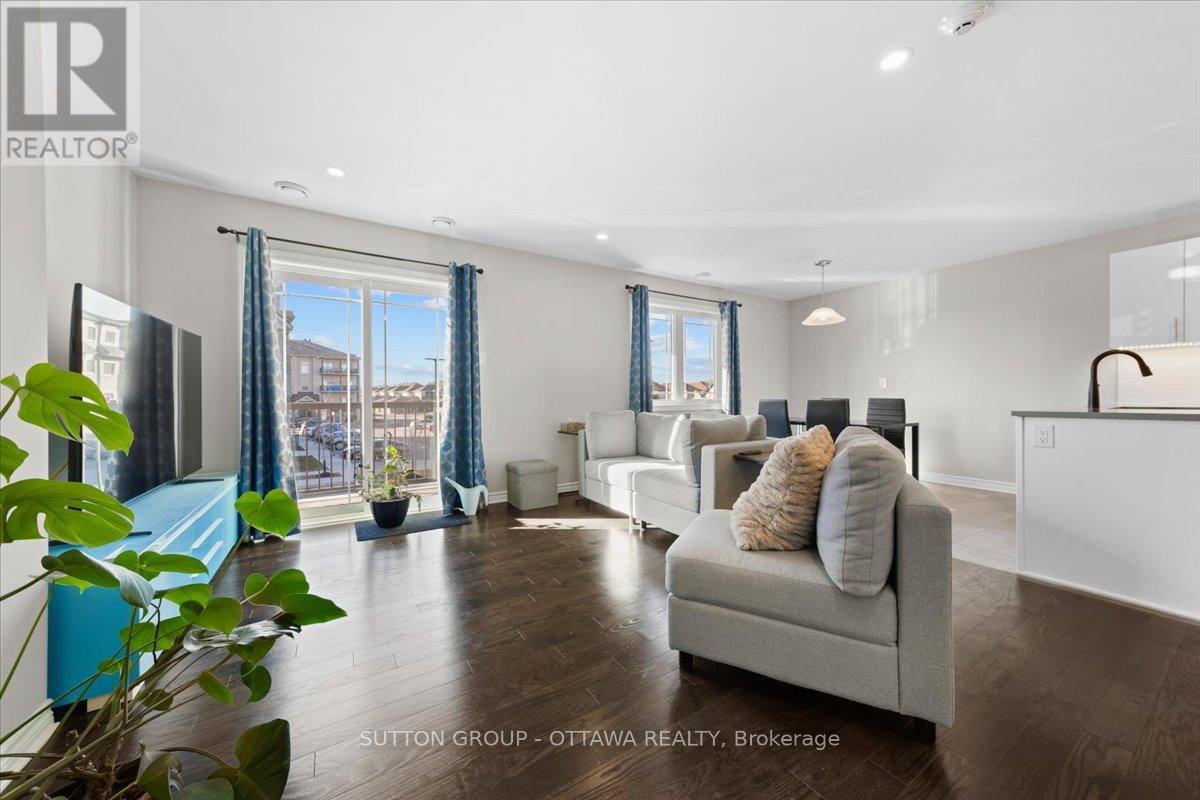 4 - 360 Tribeca Private, Ottawa, Ontario  K2J 4J3 - Photo 10 - X12677296