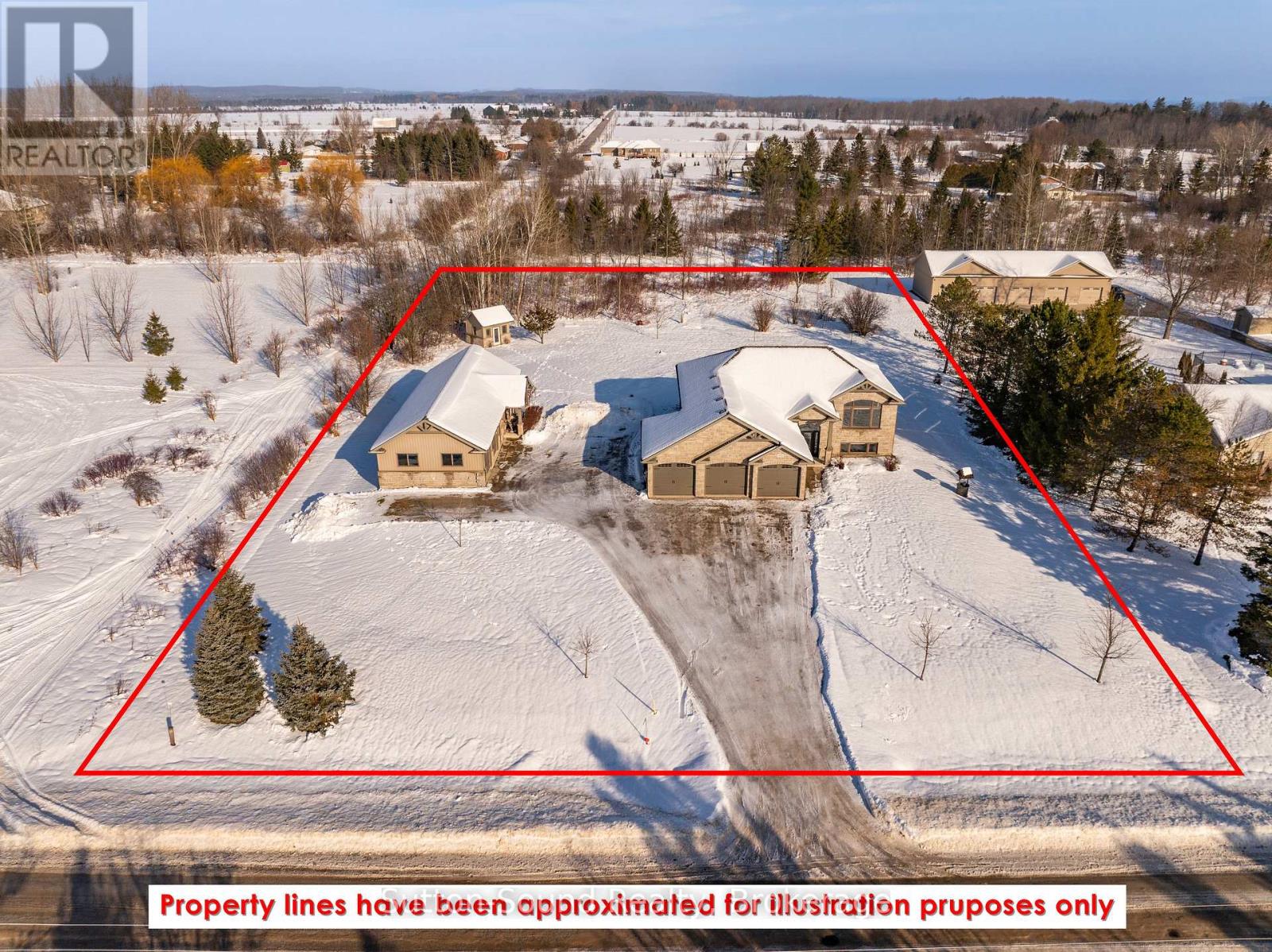 905 27th Street W, Georgian Bluffs, Ontario  N4K 6V5 - Photo 2 - X12675810