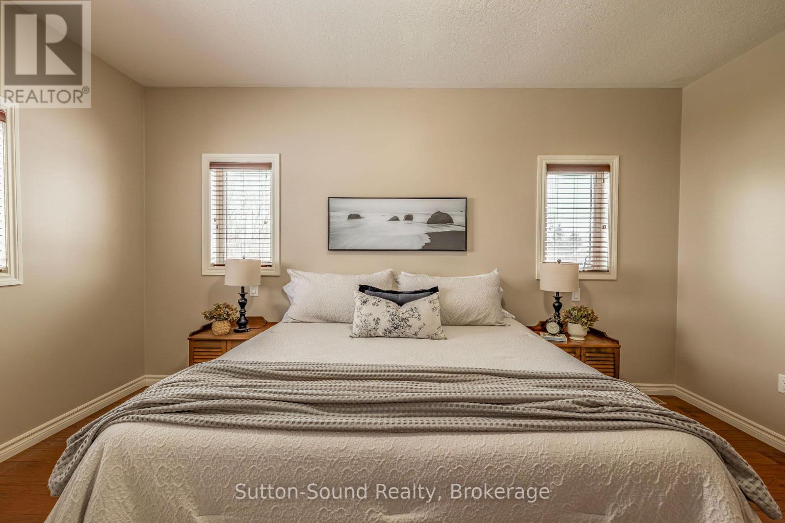 905 27th Street W, Georgian Bluffs, Ontario  N4K 6V5 - Photo 15 - X12675810