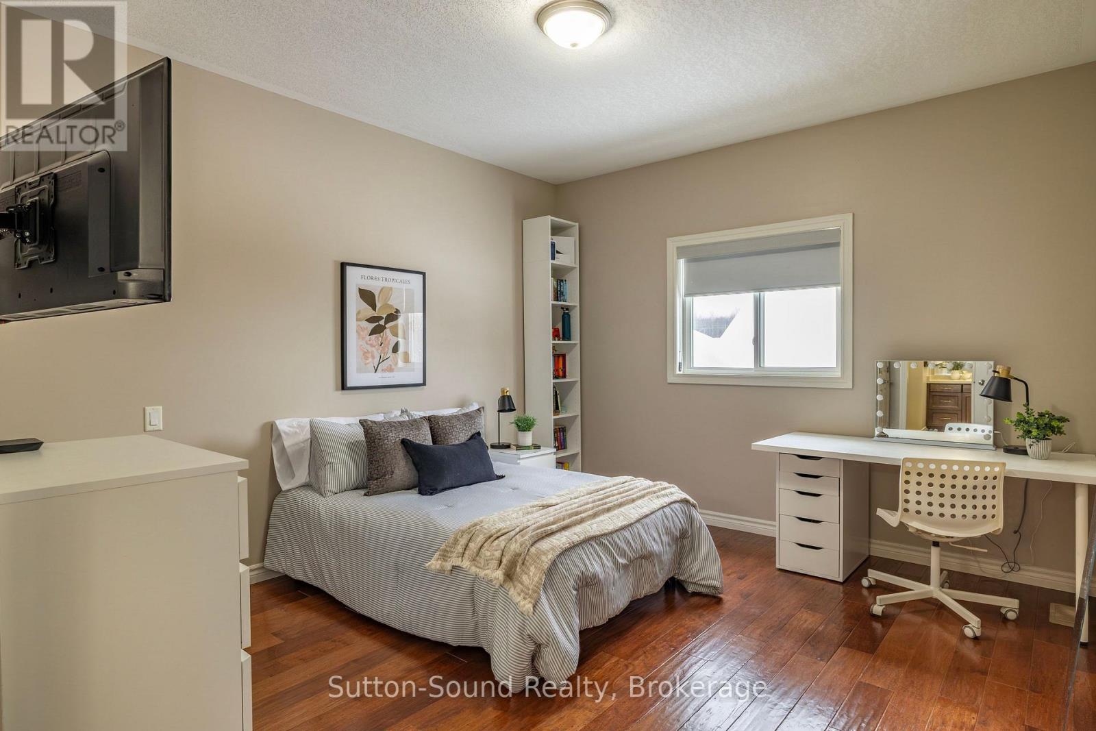 905 27th Street W, Georgian Bluffs, Ontario  N4K 6V5 - Photo 21 - X12675810