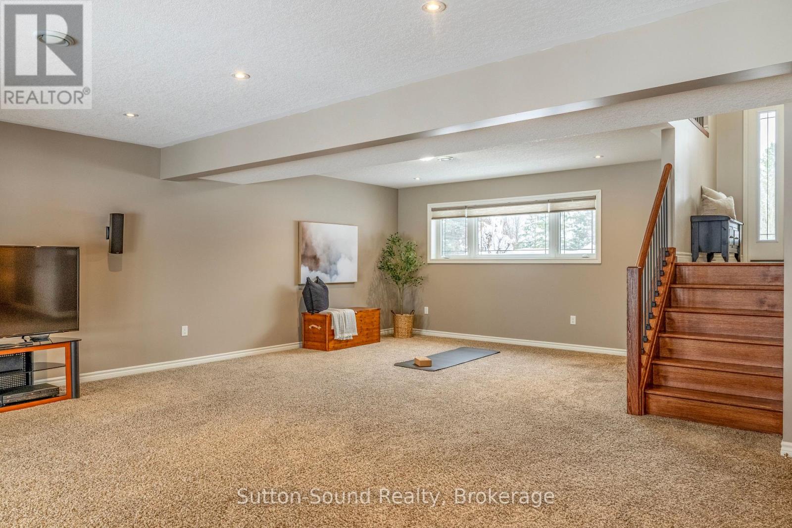 905 27th Street W, Georgian Bluffs, Ontario  N4K 6V5 - Photo 24 - X12675810