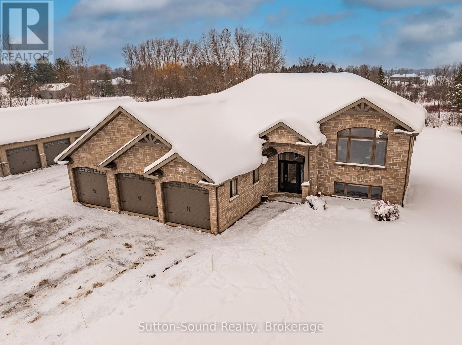 905 27th Street W, Georgian Bluffs, Ontario  N4K 6V5 - Photo 44 - X12675810